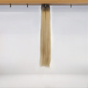 Brasileiro Loiro Mesclado 55cm Raiz Esfumada   com Técnica Invisível  (SL555)